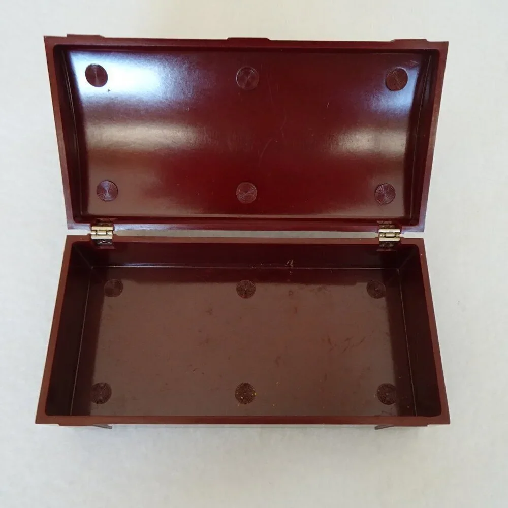 N/A vintage trinket
